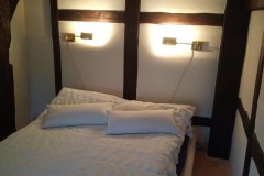 Schlafzimmer mit Futonbett